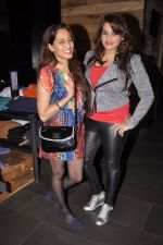 Shweta Pandit with Purani jeans stars at Jack N Jones bash in Vero Moda, Mumbai on 9th April 2014